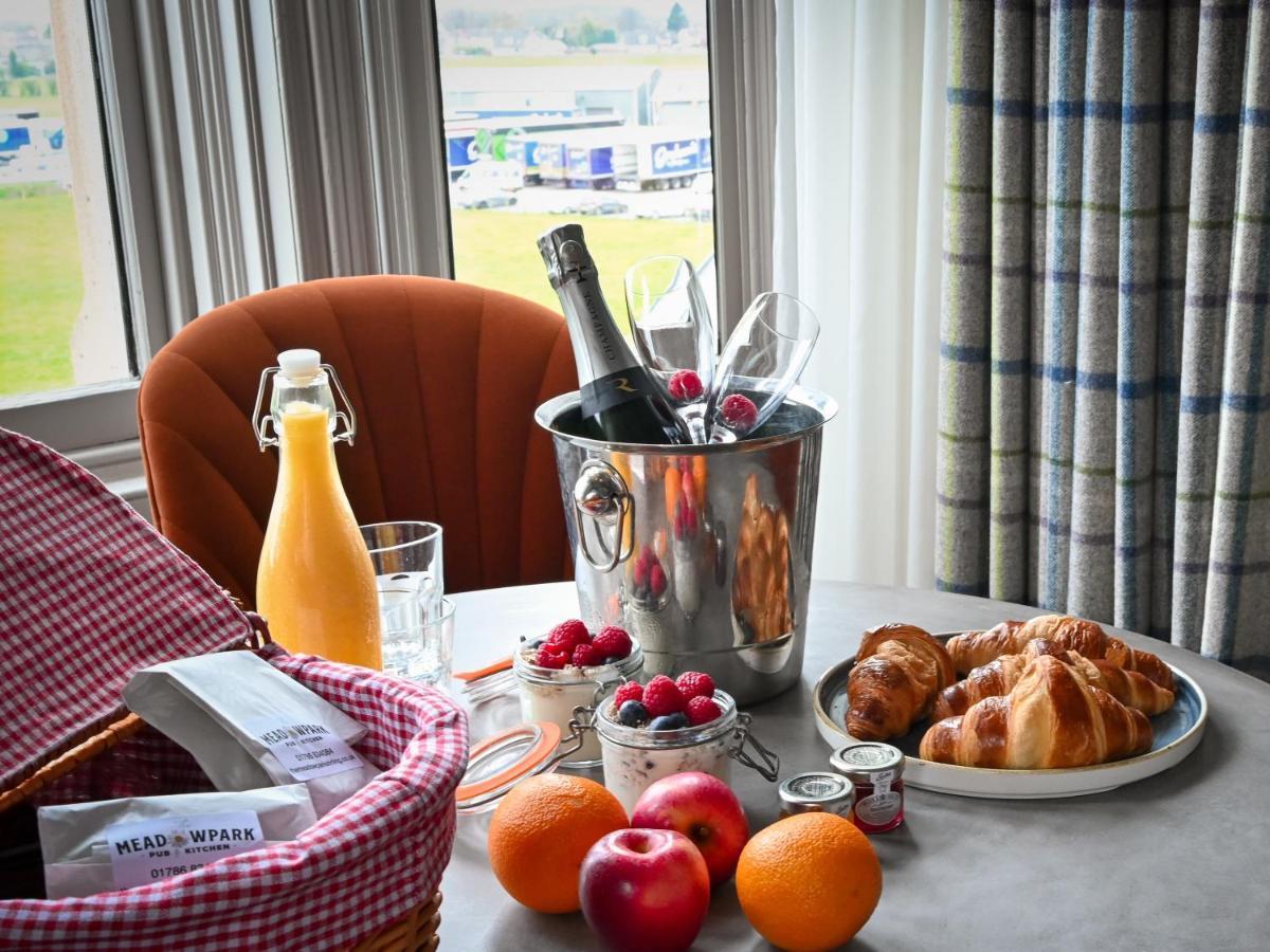 The Meadowpark Bar, Kitchen & Rooms Stirling Extérieur photo